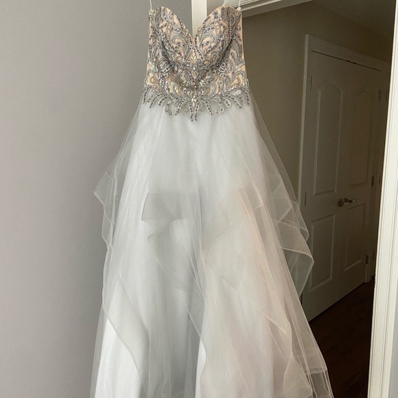 Terani Couture Gown - Picture 4 of 6